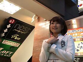 【超貴重】秋葉原の地下アイドルの特典会の様子。顔射ありの裏オプション 1