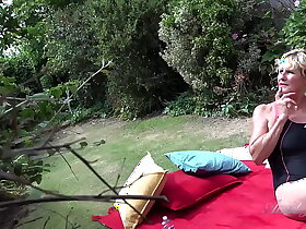 AuntJudys - Busty Mature MILF Ms. Molly gets lickerish roughly the Sunshine