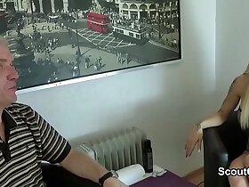 Opa darf 18yr Vest-pocket-sized ficken und ins Gesicht spritzen - Scout69.com