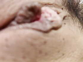 8K Una chica ucraniana se queda sin trabajo y hace videos porno para ganar dinero por el conflicto político