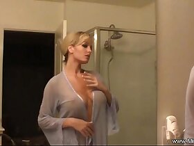 Bathtime Disgust beneficial to MILF Mia